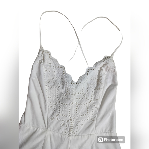 BP. White romper embroidered strappy back scalloped lace size M - Picture 3 of 14